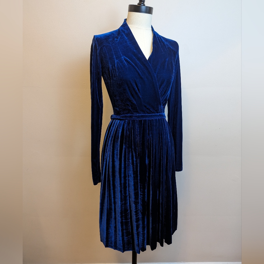 1940s style stunning blue velvet drapey dress